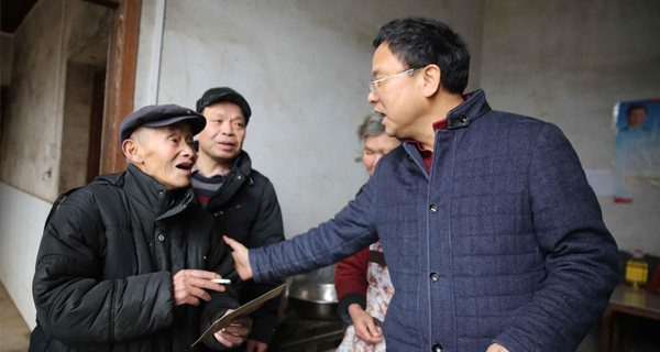 歲末年關(guān)送真情，扶貧慰問(wèn)暖人心！